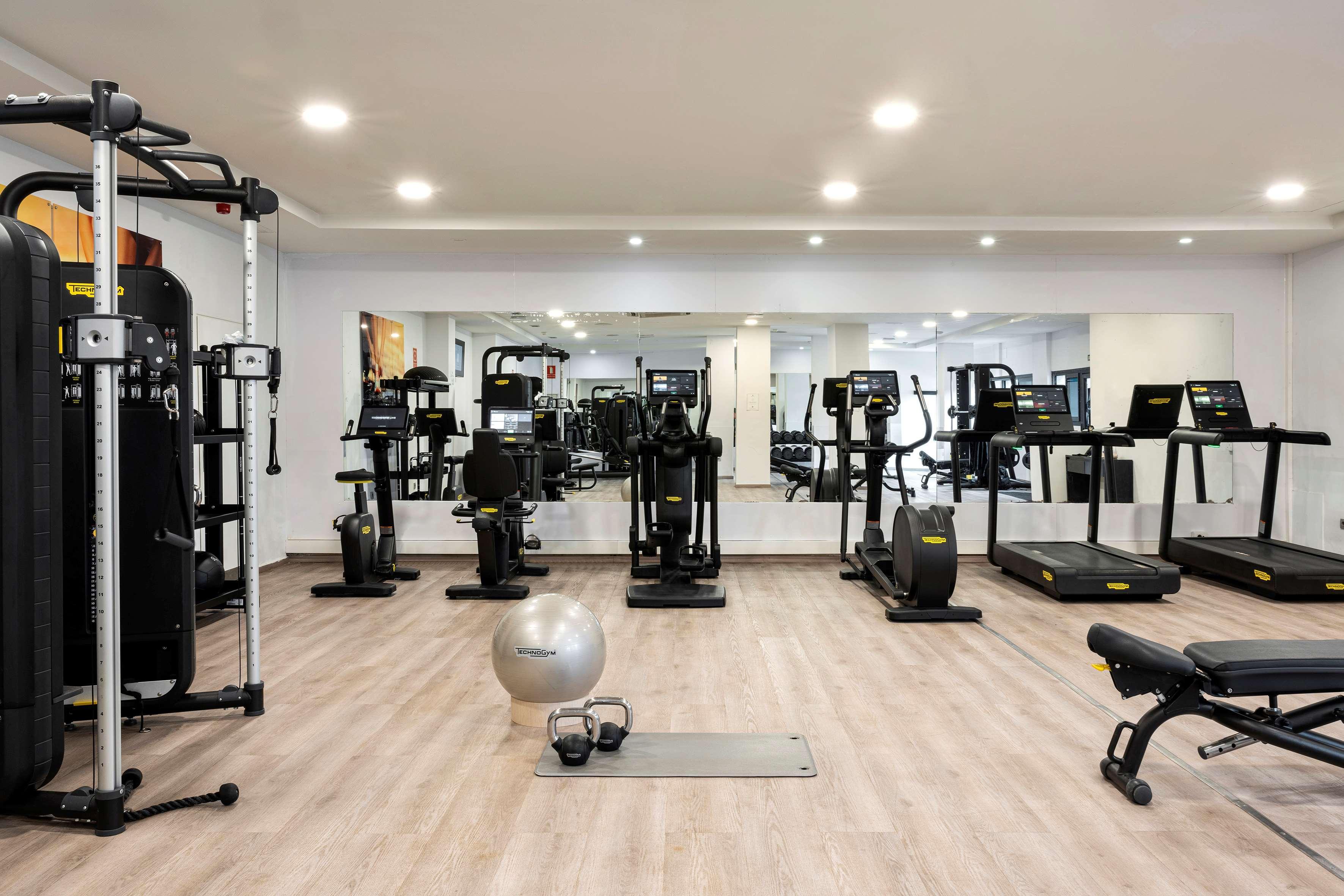 منتجع وسبا جران ميليا بالاسيو دي إيزورا Alcalá la Real المظهر الخارجي الصورة The gym at the hotel