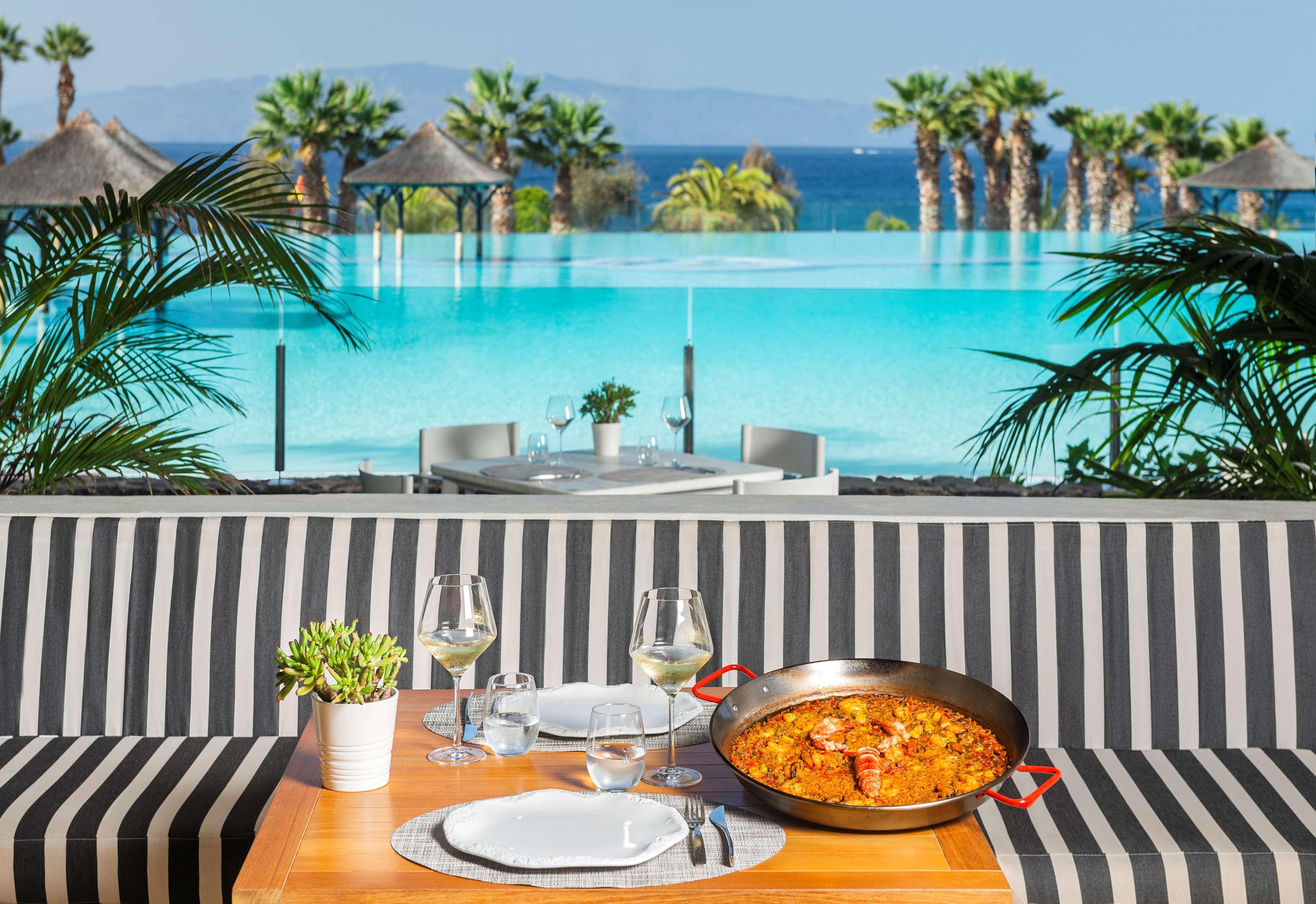 منتجع وسبا جران ميليا بالاسيو دي إيزورا Alcalá la Real المظهر الخارجي الصورة The pool at the hotel