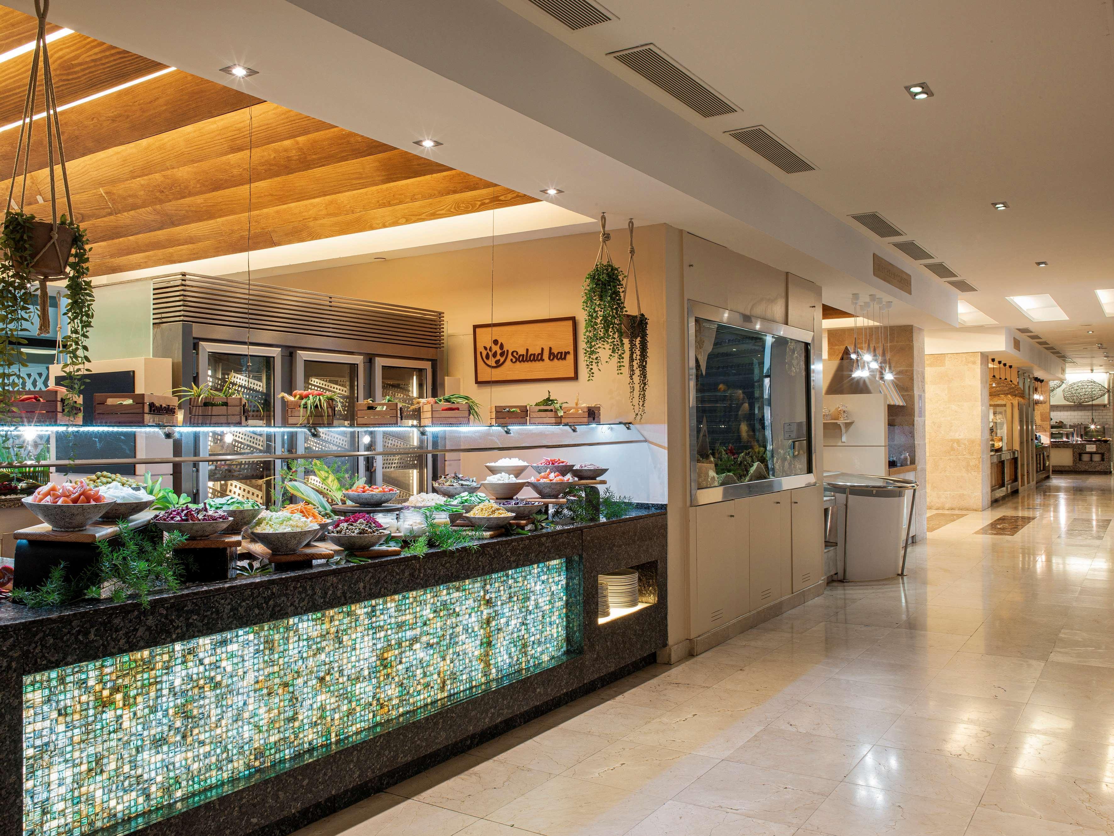 منتجع وسبا جران ميليا بالاسيو دي إيزورا Alcalá la Real المظهر الخارجي الصورة Salad bar
