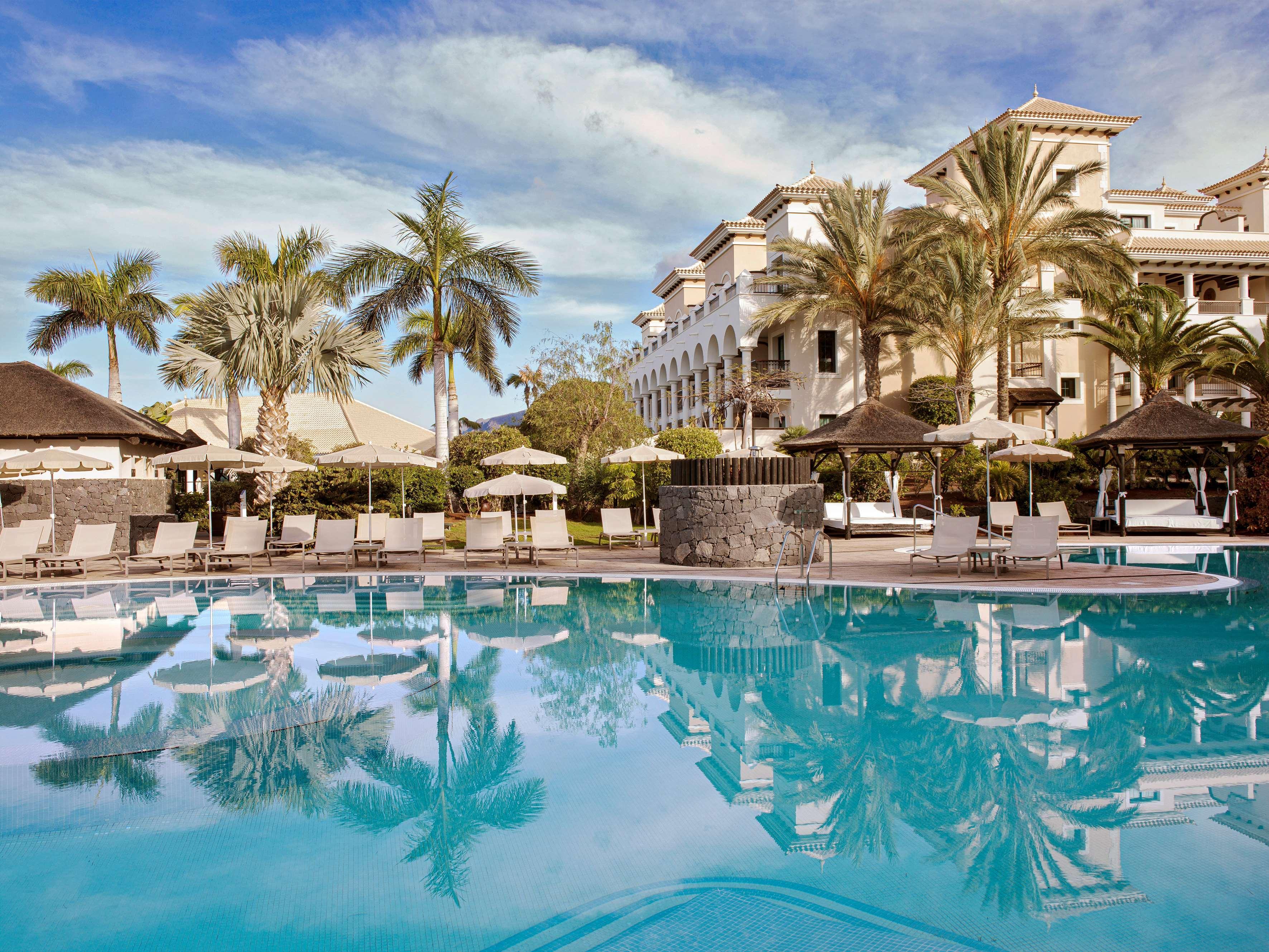 منتجع وسبا جران ميليا بالاسيو دي إيزورا Alcalá la Real المظهر الخارجي الصورة The Atlantis Paradise Island Resort