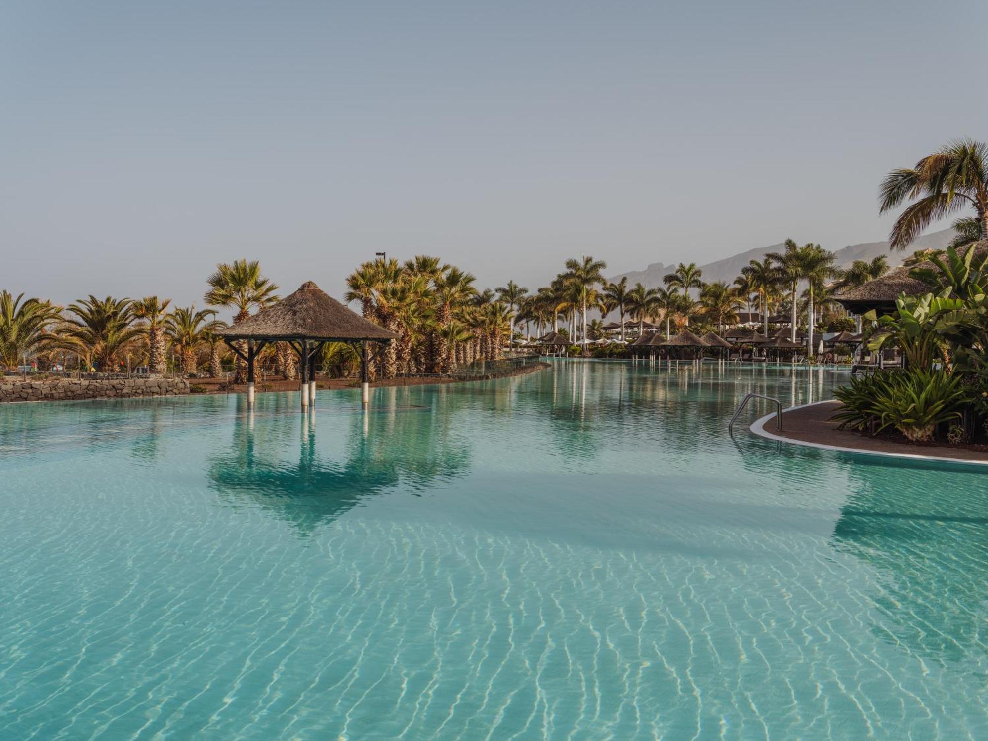 منتجع وسبا جران ميليا بالاسيو دي إيزورا Alcalá la Real المظهر الخارجي الصورة Hard Rock Hotel in Tenerife