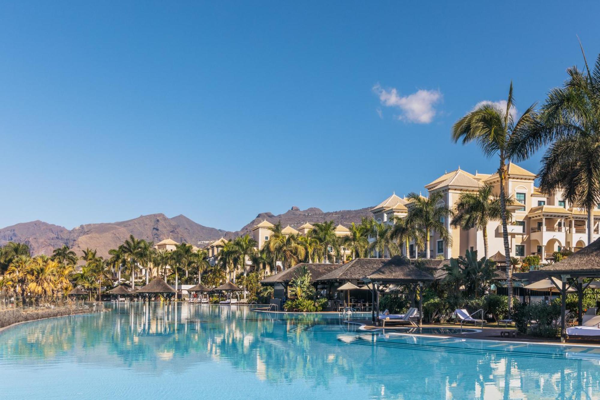 منتجع وسبا جران ميليا بالاسيو دي إيزورا Alcalá la Real المظهر الخارجي الصورة Hard Rock Hotel