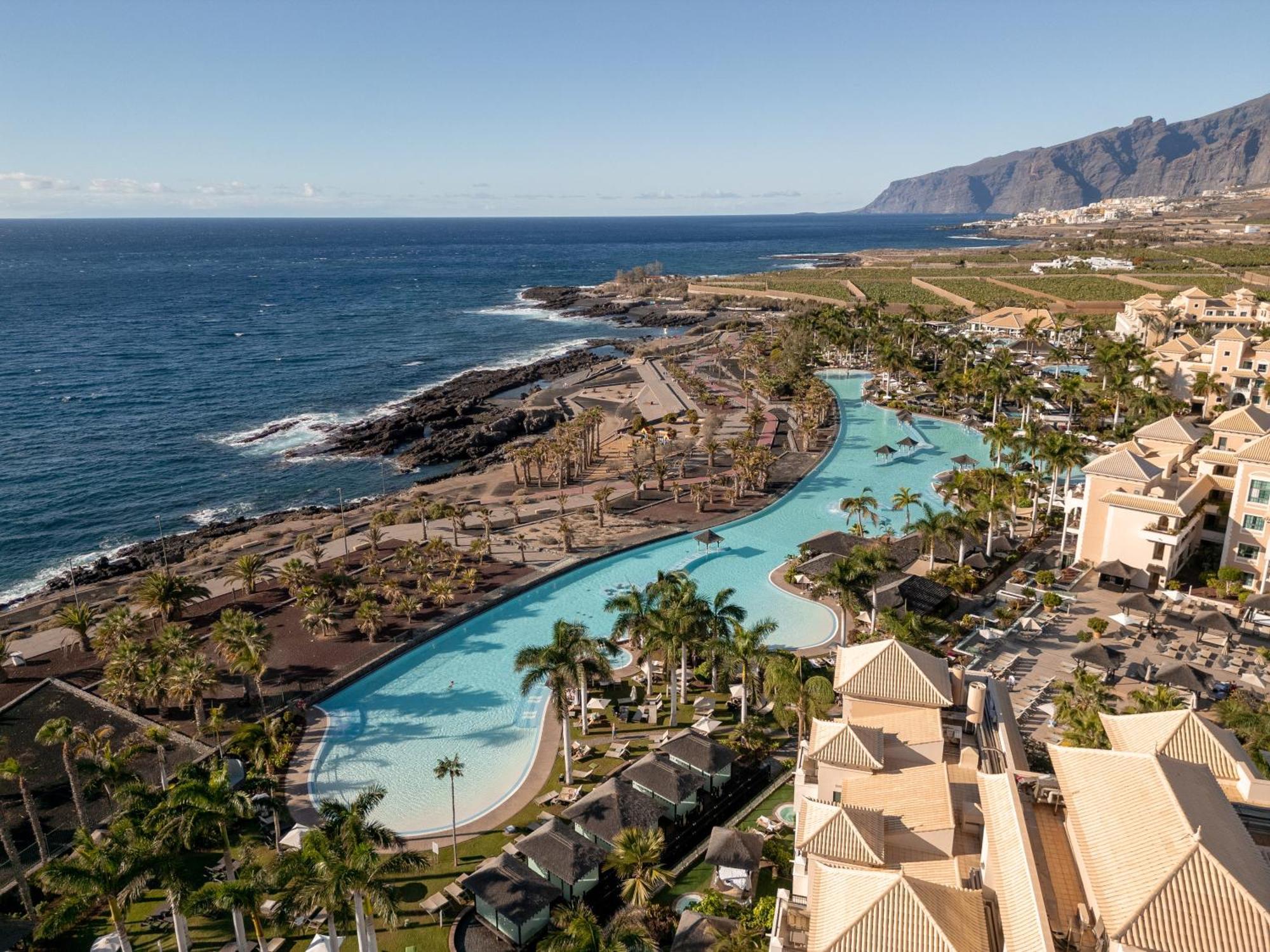 منتجع وسبا جران ميليا بالاسيو دي إيزورا Alcalá la Real المظهر الخارجي الصورة The resort's lagoon