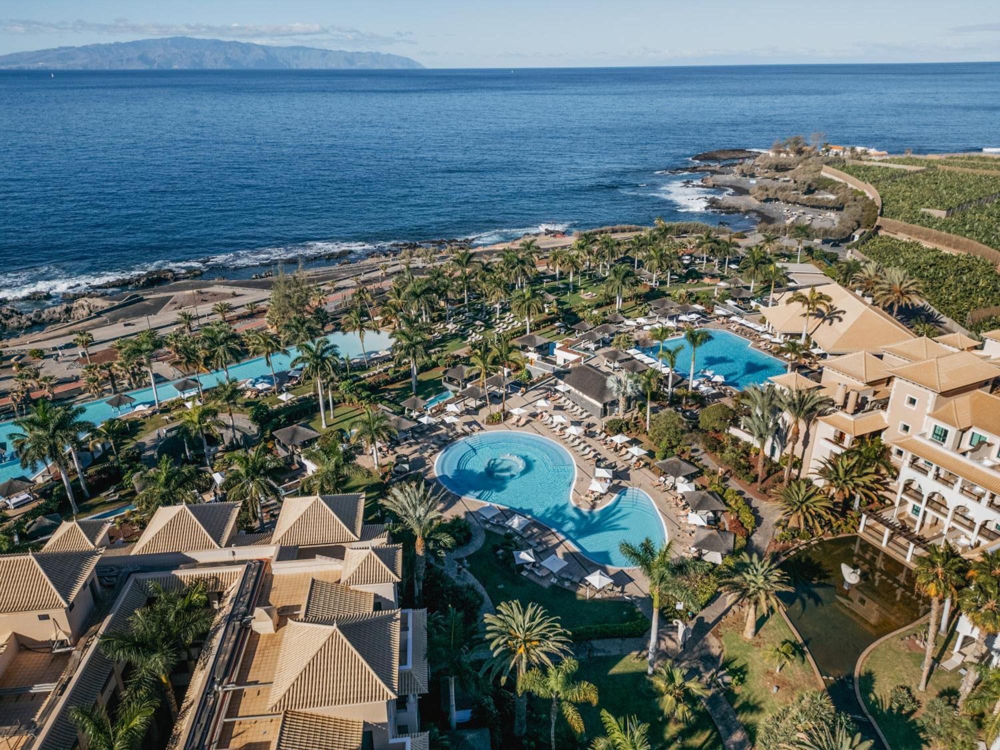 منتجع وسبا جران ميليا بالاسيو دي إيزورا Alcalá la Real المظهر الخارجي الصورة Aerial view of the resort